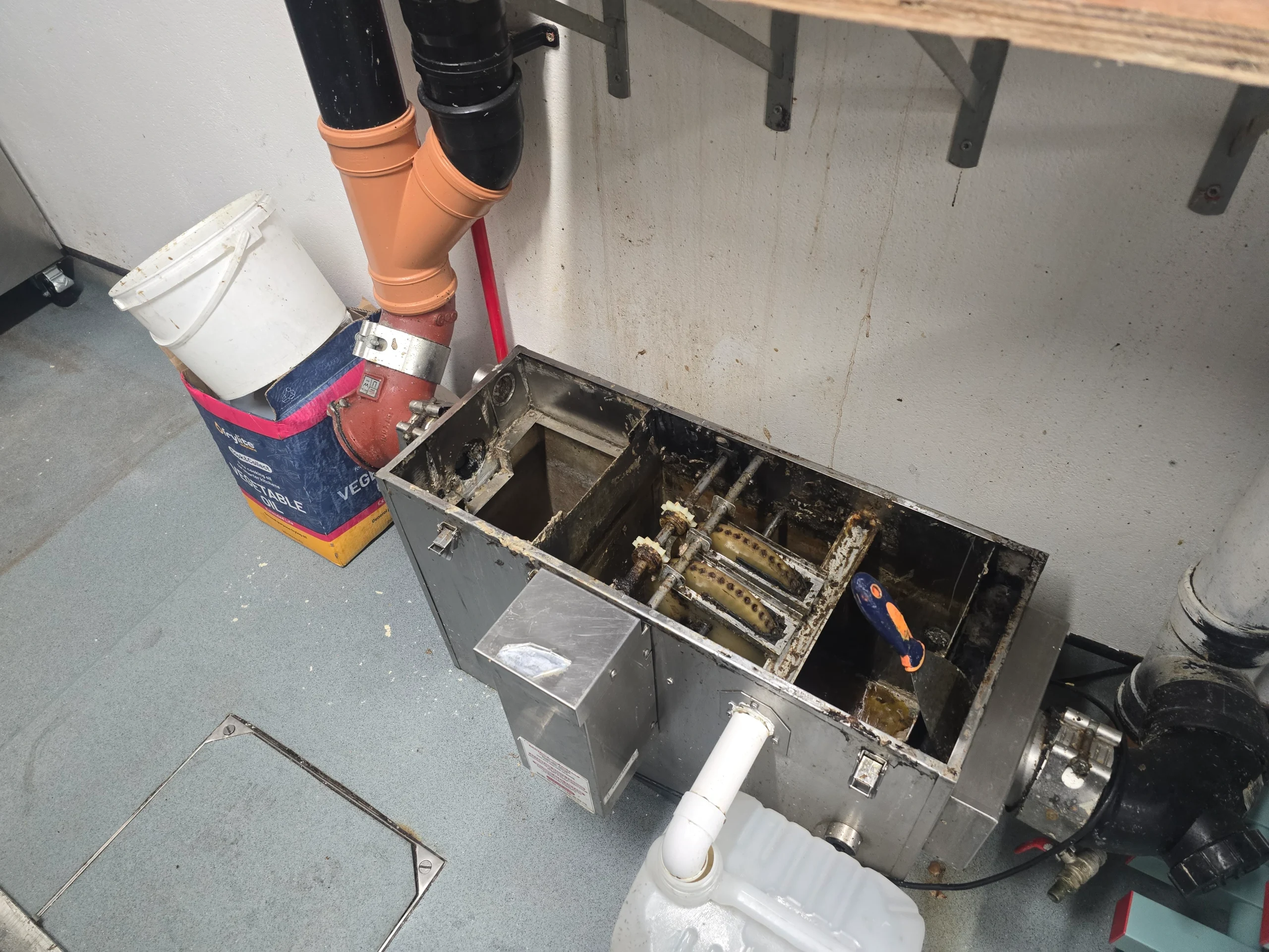 Davis Drain Services: Grease trap maintenance